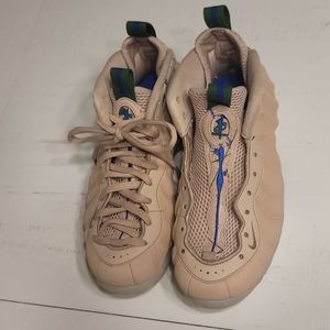 Nike Foamposite Women's size 7.5